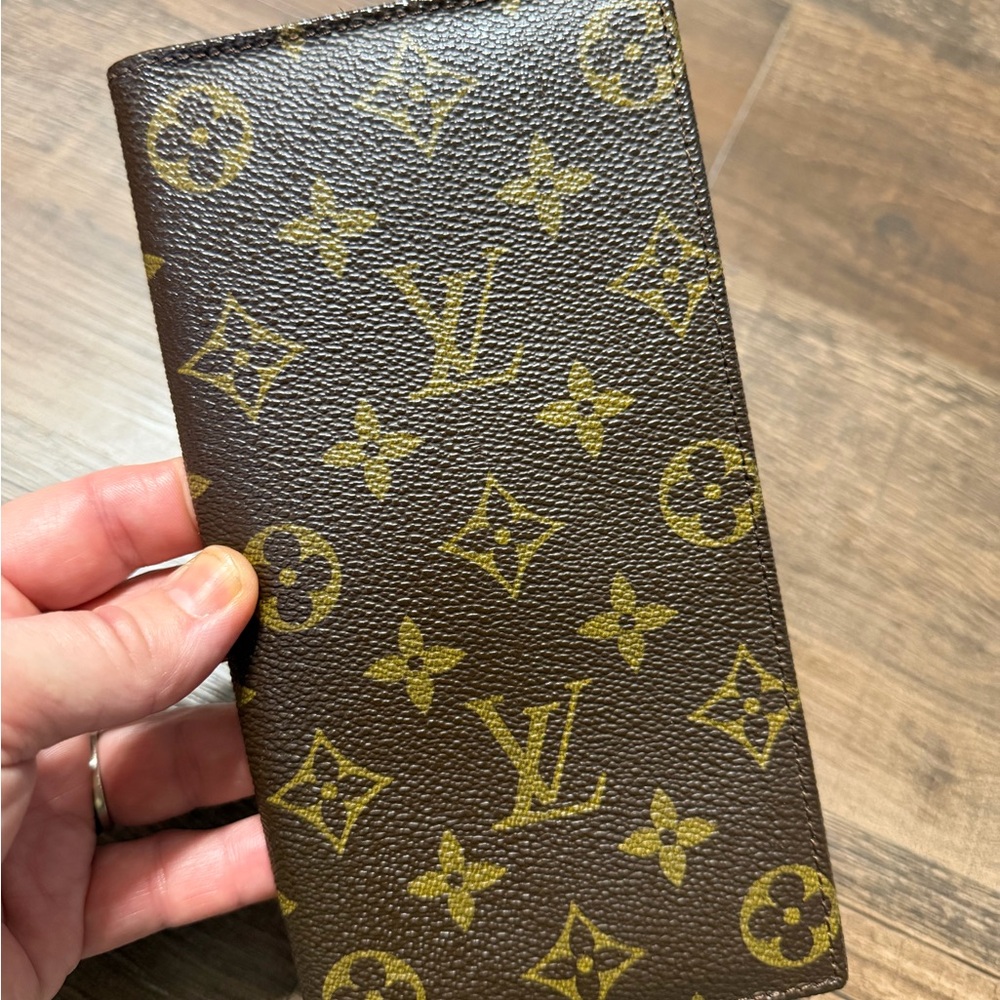 Authentic Louis Vuitton Vintage Monogram Long Wallet Checkbook